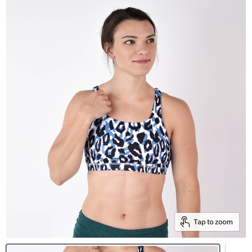 NWT FLEO sports bra